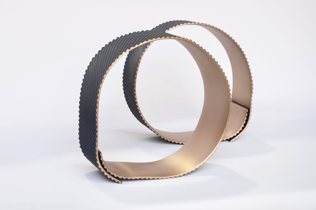 Titania Henderson, Connecting, 2025, bronze, 2 pieces, 24.0 x 38.0 x 27.0 cm